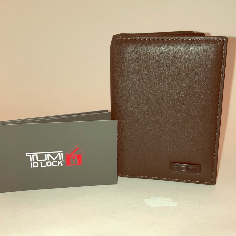 Tumi Men’s Horizon Leather ID Card Case NWT